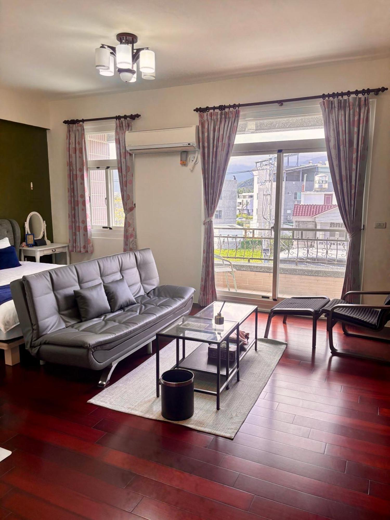 伊家民宿yi Home 志航路一段398號 T'ai-tung Esterno foto