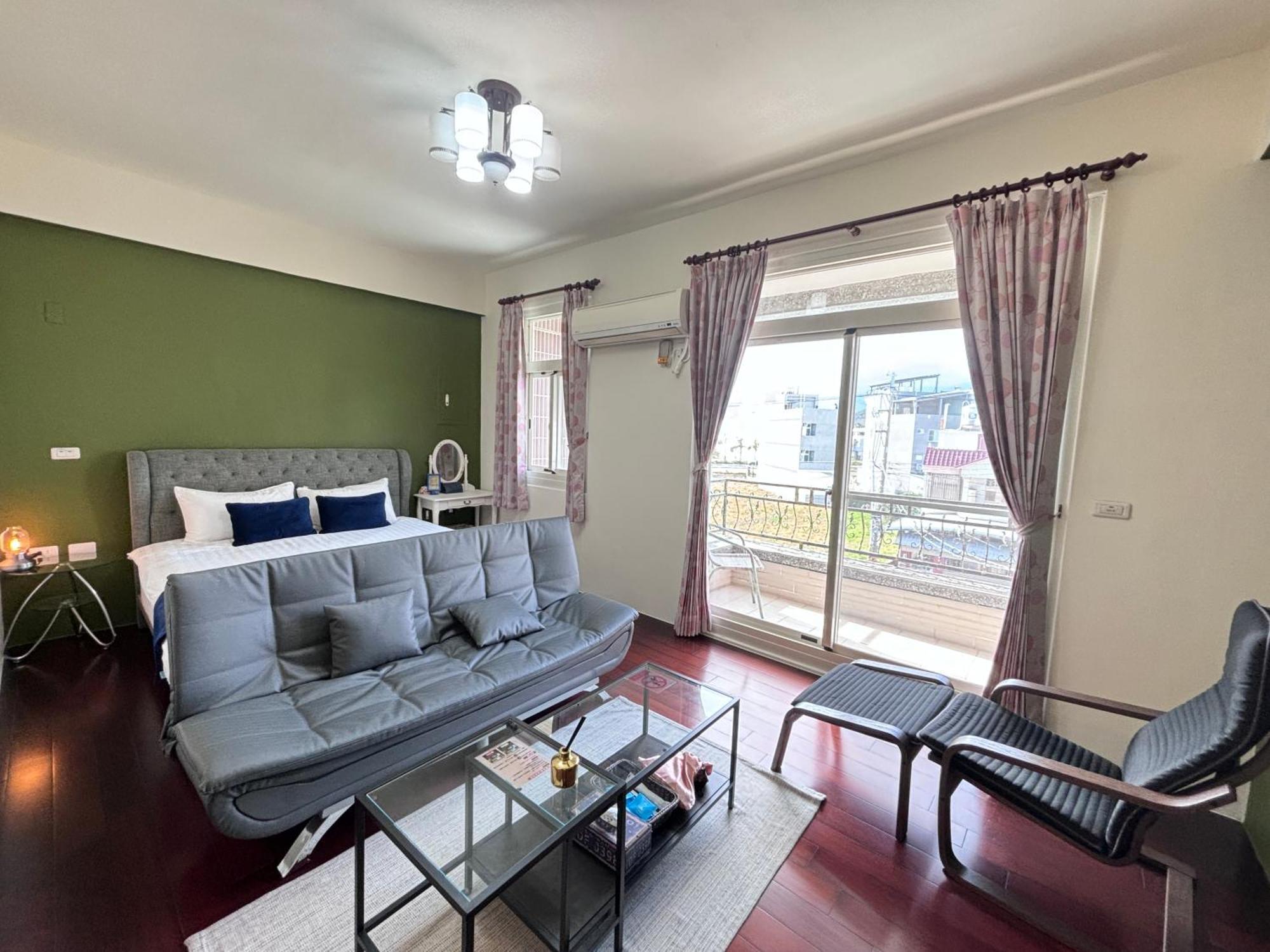 伊家民宿yi Home 志航路一段398號 T'ai-tung Esterno foto